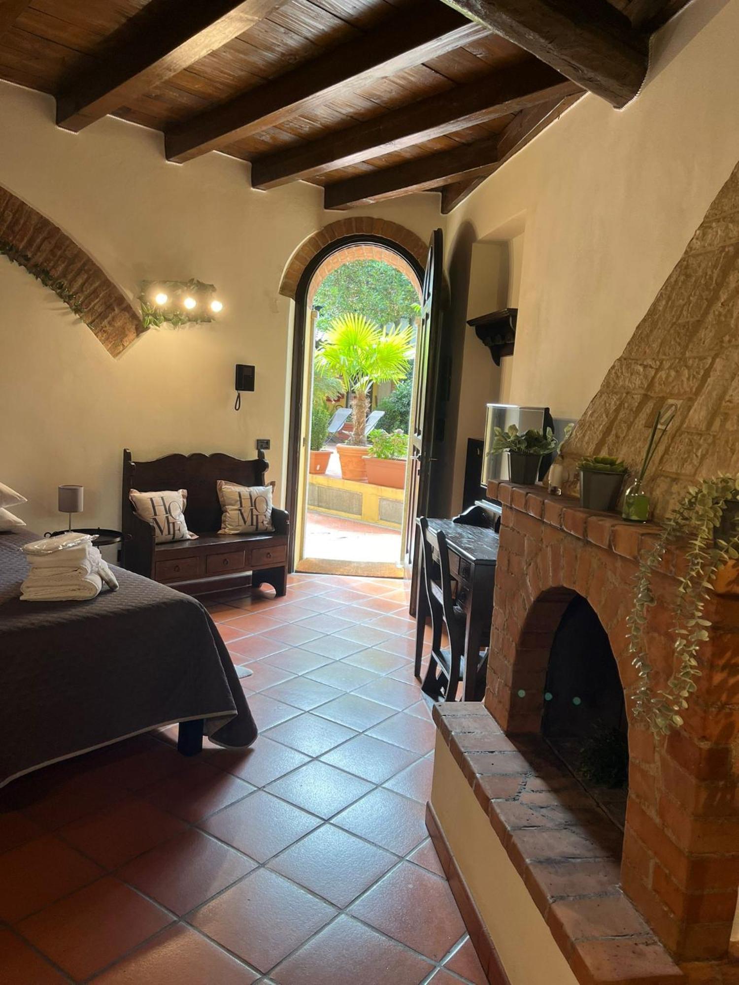 Monolocale Beatrice Abbadesse Guest House Milán Exterior foto