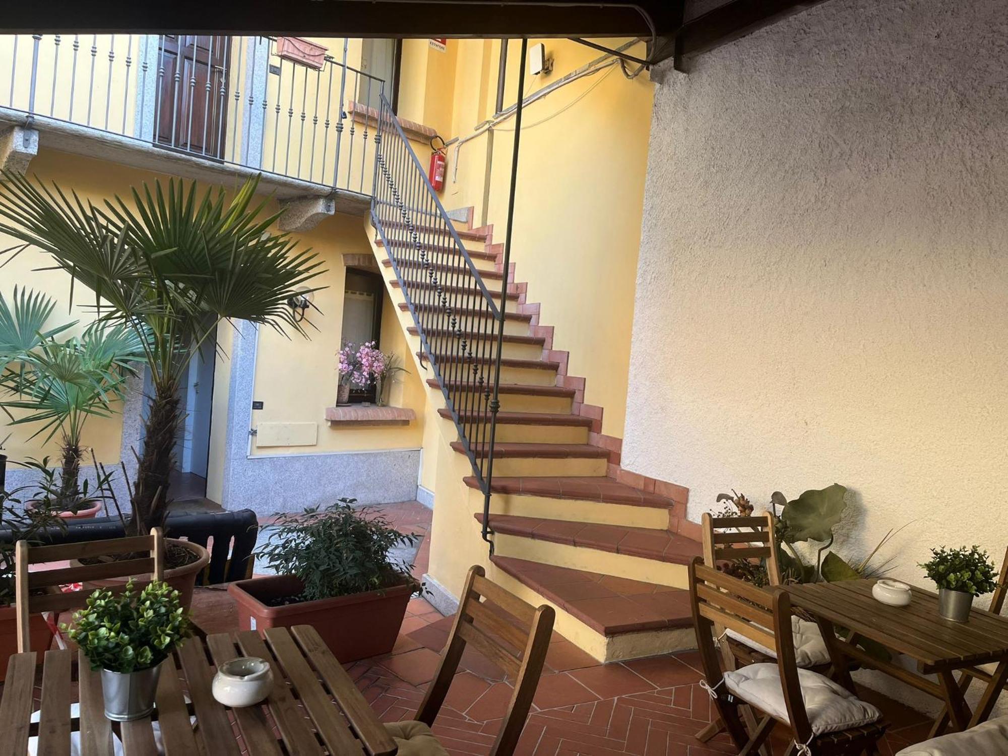 Monolocale Beatrice Abbadesse Guest House Milán Exterior foto