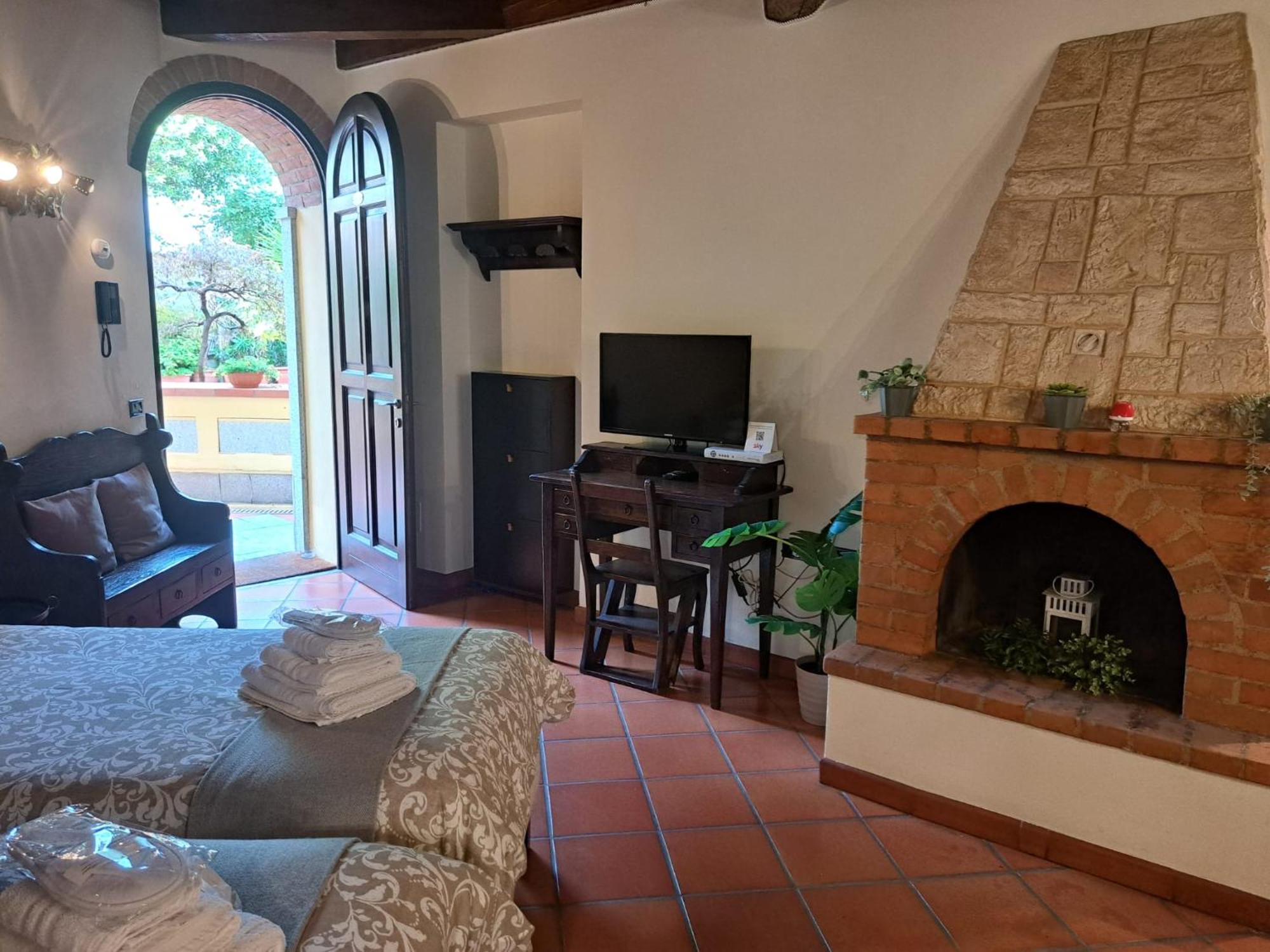 Monolocale Beatrice Abbadesse Guest House Milán Exterior foto